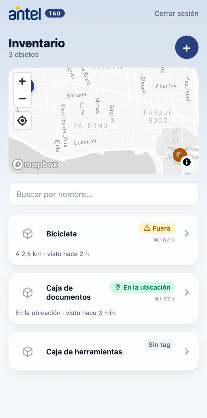 La app Antel Tag mostrando el inventario sobre un mapa de Montevideo: una bicicleta fuera de la ubicación, una caja de documentos en la ubicación y una caja sin tag.