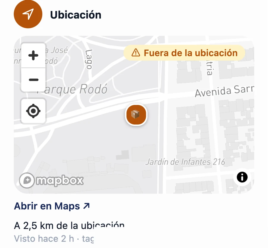 Pantalla del objeto en la app: el mapa muestra la bicicleta en Parque Rodó, con el aviso Fuera de la ubicación y la leyenda A 2,5 km de la ubicación, visto hace 2 horas.